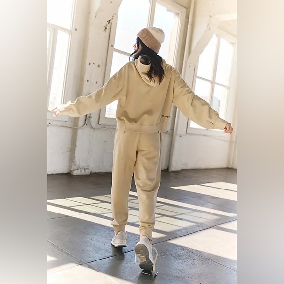 NWT FREE PEOPLE MOVEMENT Undefeated Set | Magnolia MSRP $148 Size S Oversized - Picture 3 of 13